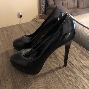 Ruthie Davis Size 7 Black Pumps NWT
